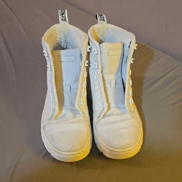 Dr. Martens White Combs Boot - Picture 2 of 5